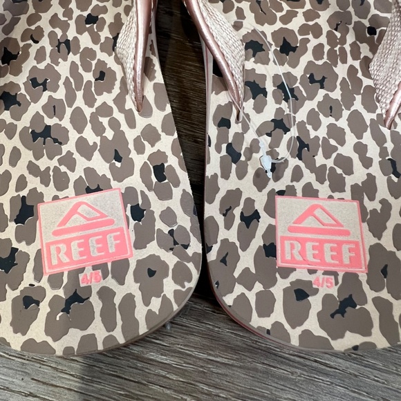 Reef Ahi Flip-Flop Girls Gold New Without Tags Size 4/5 - Picture 3 of 4